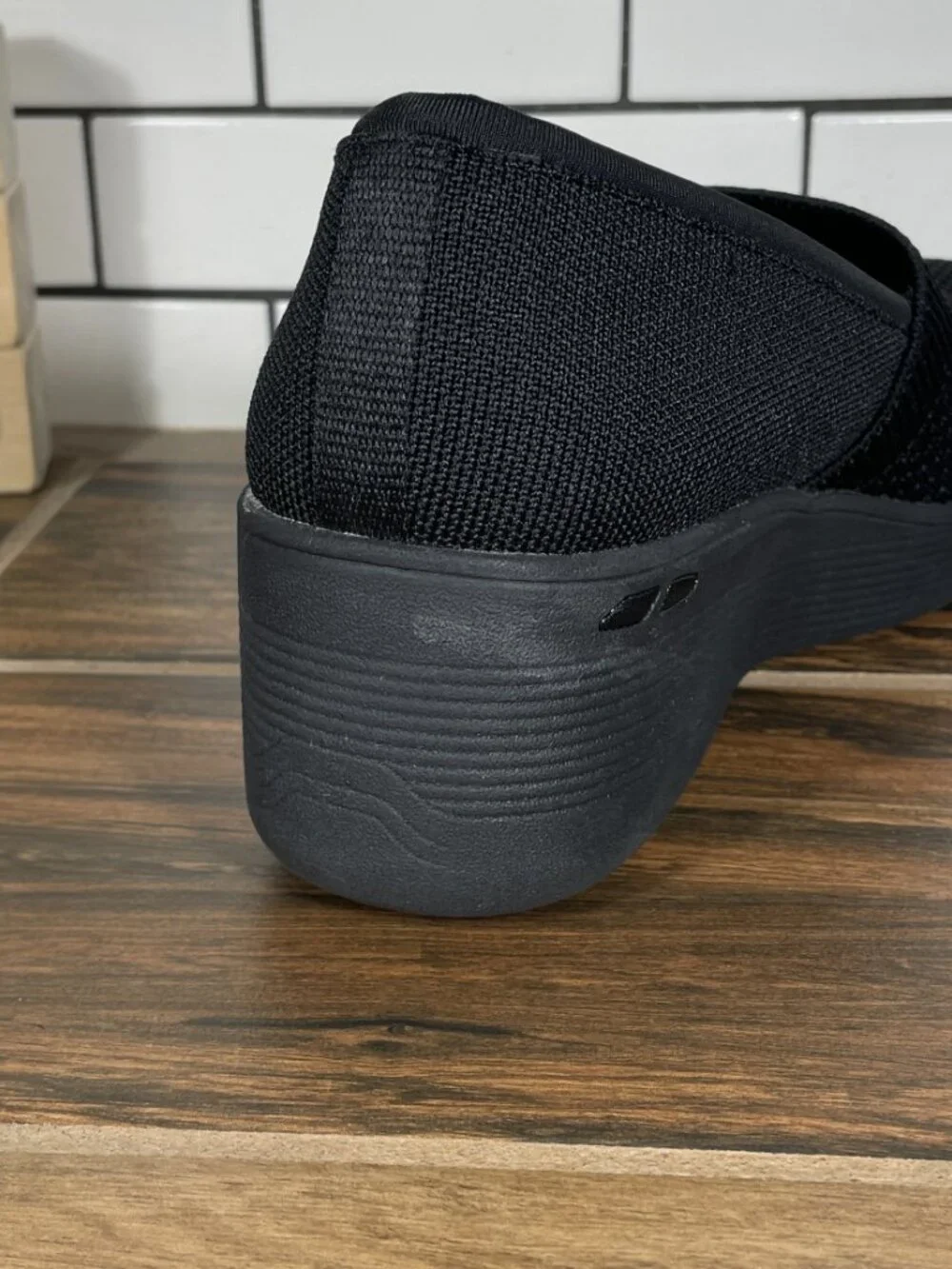 Skechers Pier Lite Shoes Womens Size 9 Wide Black Lightweight Slip On Wedge
